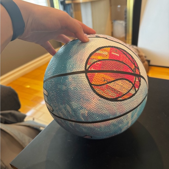 Basketball - Picture 2 of 6